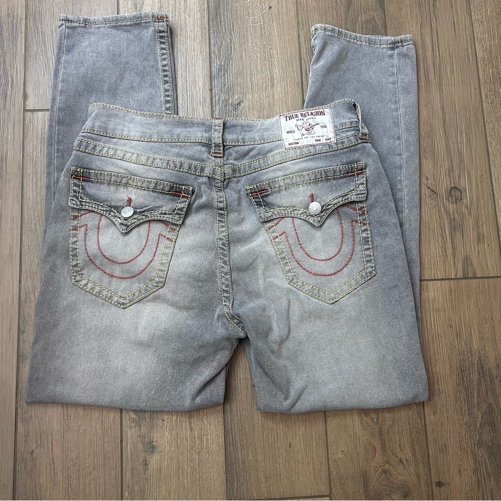 True Religion Geno Slim Mens Jeans Gray Wash Relaxed Denim Red Big T Stitching